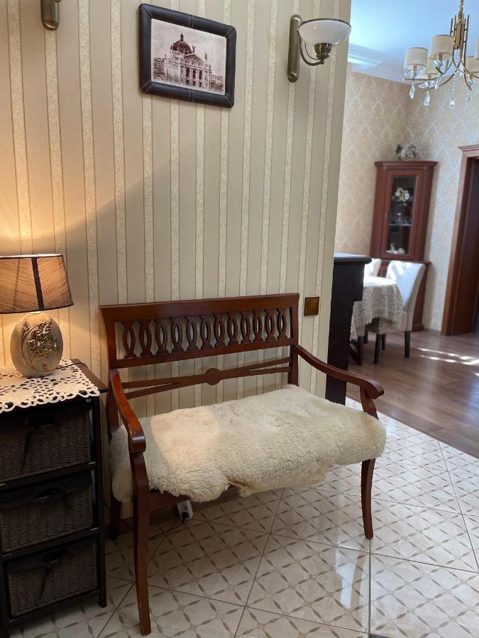 Apartment On Franka Lviv Ngoại thất bức ảnh